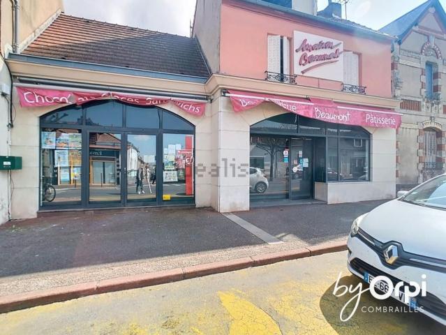 Maison, Commentry