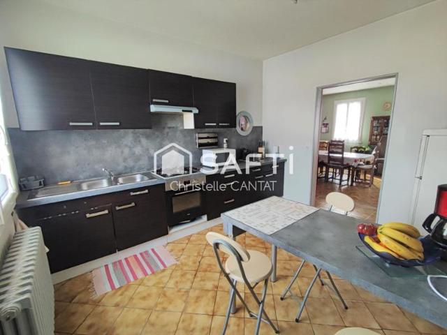 Maison composée de 2 logements F3, F4, terrain, garage