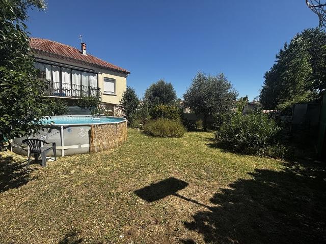 Maison composée de deux logements avec jardin 129m² Gignac