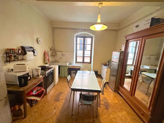 Maison comprenant 2 appartements