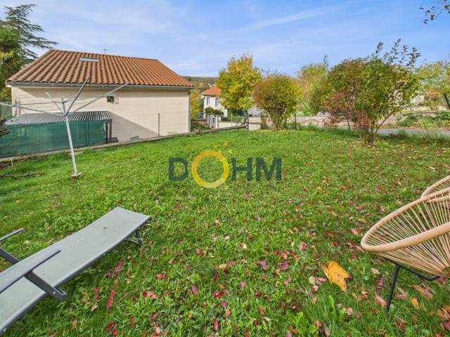 MAISON COMPTEMPORAINE DE 134M2 HABITALBLES, GARAGE DOUBLE ET