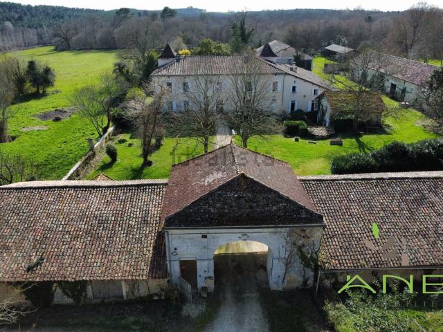 Maison, Condéon