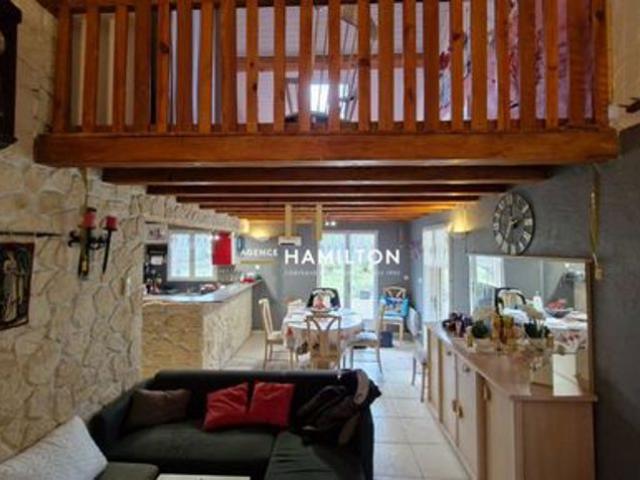 MAISON CONFORTABLE AVEC GRAND TERRAIN PROCHE DE SA