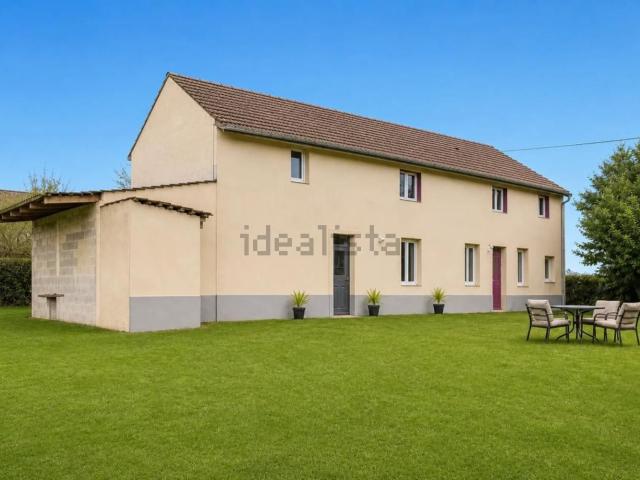Maison, Conteville