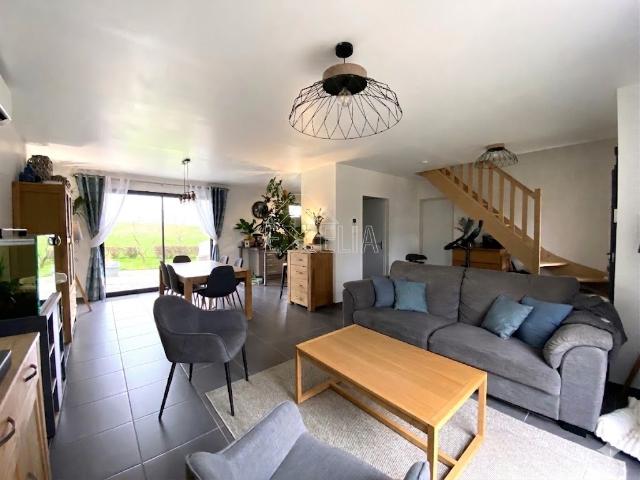 Maison contemporaine 5 pièces 102 m² avec jardin de 748 m² à Gommecourt