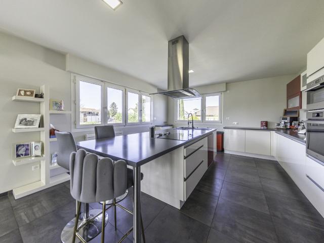 Maison contemporaine 7 pièces 252m2