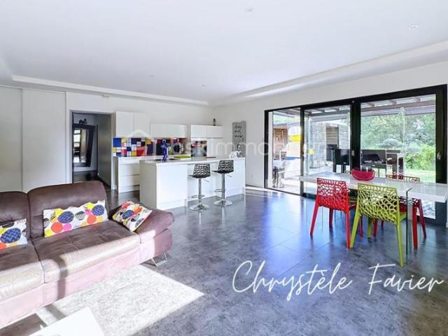 MAISON CONTEMPORAINE 115 m2 4 CHMABRES GARAGE JACUZZI PANNEAUX SOLAIRES TERRAIN 600 m2 ACCÈS PMR