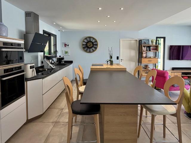 Maison Contemporaine 149 m2 Habitable 4 Chambres + Salle D. 149m² Camblanes et Meynac