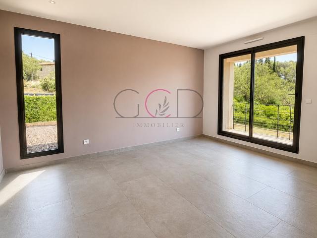 Maison contemporaine 150m2 T5 meublée avec piscine et jardin Environnement privilégié à Ventabren