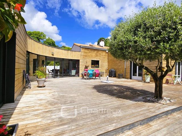 Maison Contemporaine 290m² Etaules