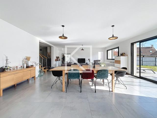 Maison Contemporaine Au Calme D'une Impasse 170m² Changé