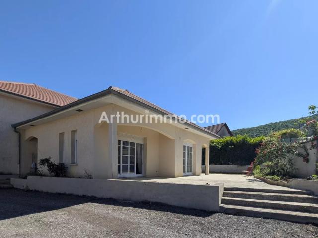 Maison contemporaine aux beaux volumes 150m² Avanne Aveney