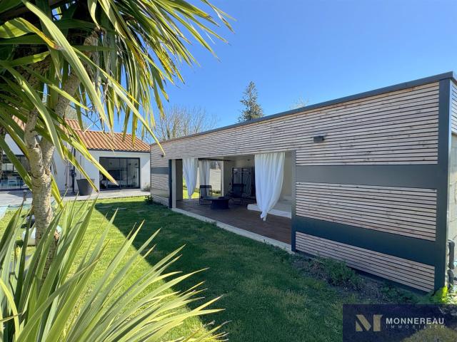 Maison Contemporaine Aux Portes De La Ville 194m² Saint Médard de Barbezieux