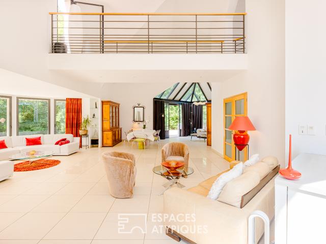 Maison contemporaine aux volumes spectaculaires sous verrières à Oinville sur Montcient