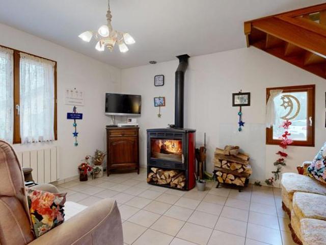 Maison contemporaine avec gîte et beau terrain au calme !