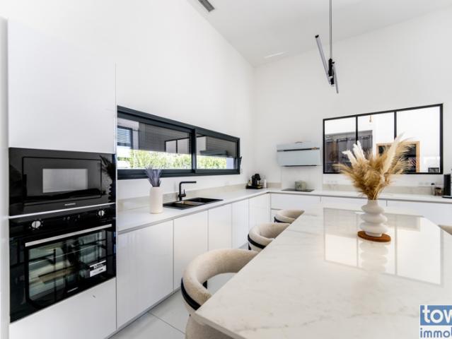 Maison contemporaine avec piscine