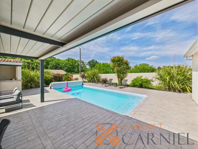 Maison contemporaine avec piscine, dépendances et grand jardin Marcellus