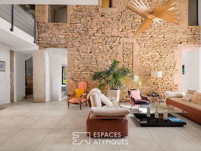 Maison contemporaine avec piscine et jardin