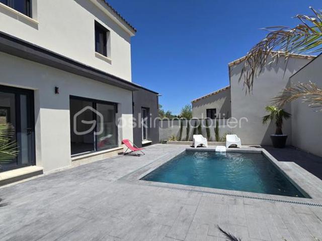 Maison contemporaine avec suite parentale en RDC, piscine Bali, pool house et dépendance