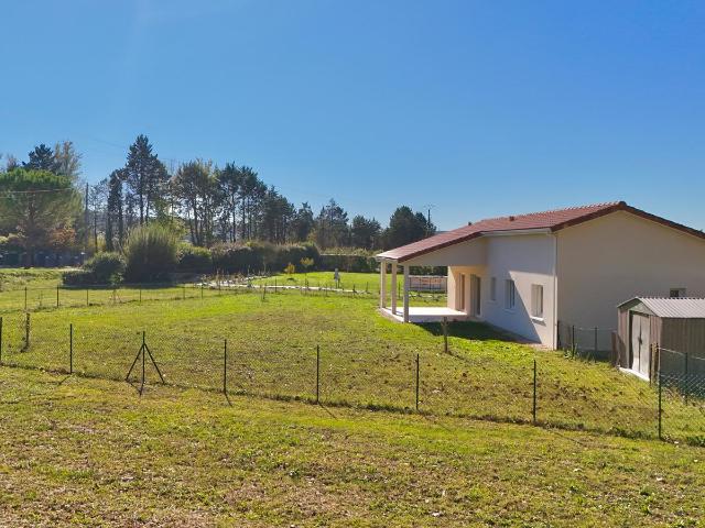 Maison contemporaine avec 4 chambres et grand jardin
