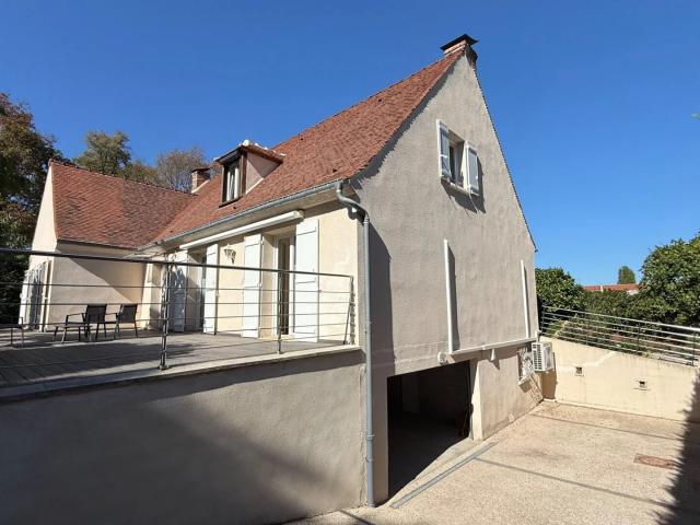 Maison contemporaine bois st Denis Chantilly 9 pièces 165 m2