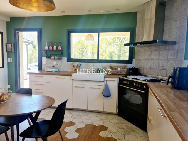 MAISON CONTEMPORAINE D 'EXCEPTION
