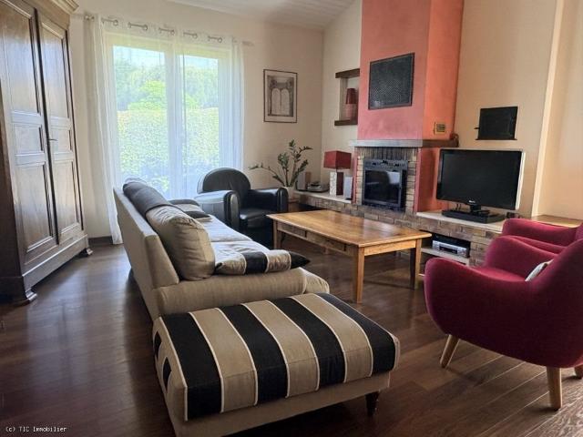 Maison contemporaine de 105 m² avec grand jardin arboré et 105m² Ruffec