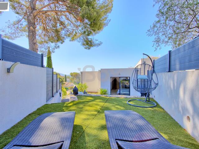 Maison contemporaine de 150 m2 avec piscine