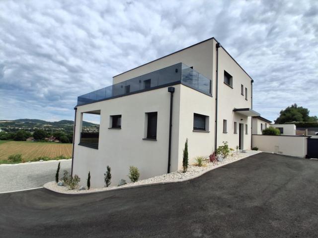 Maison Contemporaine De 178 M2 Sur Les Hauteurs De Saint Don. 178m² Saint Donat sur l'Herbasse