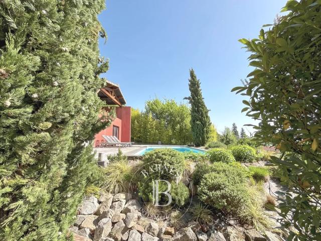 Maison contemporaine de 300 m² – 5 chambres, piscine – Vue d. 300m² Châtel Guyon