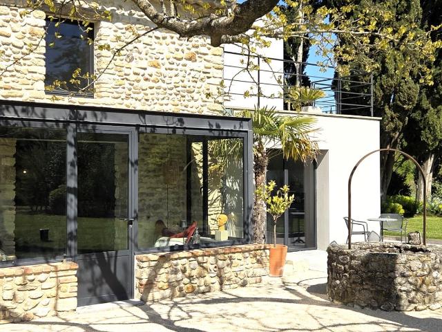Maison contemporaine de caractère, dans environnement calme. 180m² Sainte Cécile Les Vignes