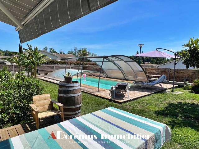 Maison contemporaine de p pied 141 m2 avec piscine couverte. 141m² Camblanes et Meynac