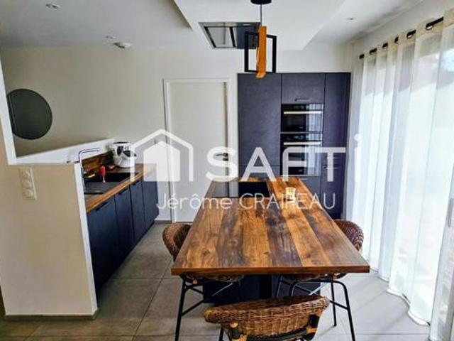 Maison contemporaine de plain pied avec 3 chambres