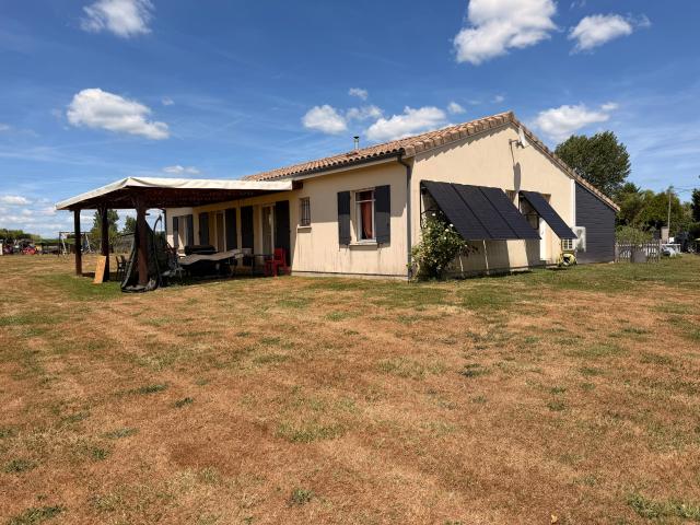 Maison contemporaine de plain pied avec 3 chambres et bureau secteur Bazas / Grignols