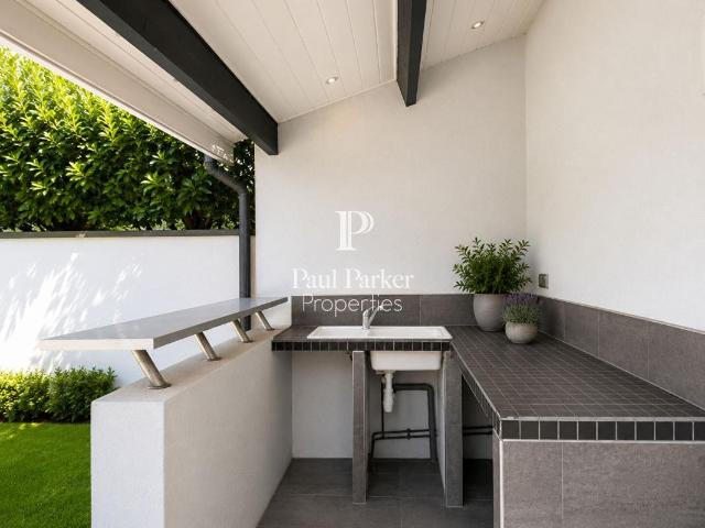 Maison contemporaine de plain pied avec piscine 180 m2 Bruge. 180m² Bruges