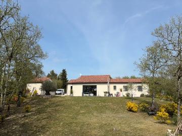 Maison contemporaine de plain pied à proximité de cahors 116m² Le Montat