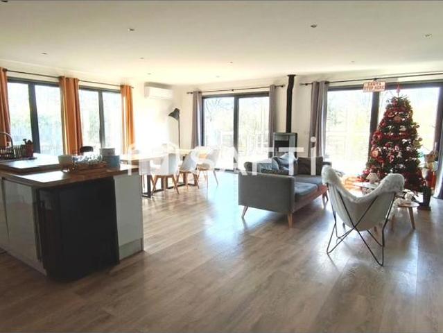 PLAIN PIED INDIVIDUEL de 2017 – grande terrasse, jardin et nombreux stationnements