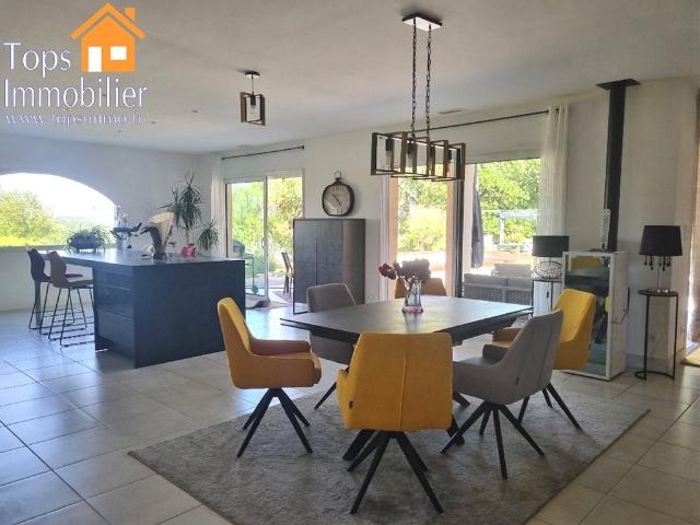 Maison contemporaine de plain pied 180 m² Prestations haut d. 180m² Parisot