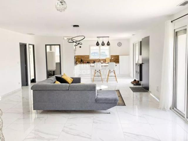 MAISON CONTEMPORAINE DE PLAIN PIED