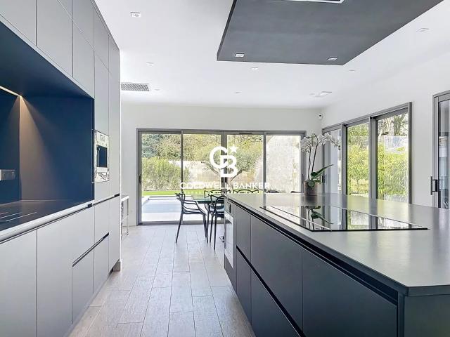Maison contemporaine de prestige à Jonzac 339m² Jonzac