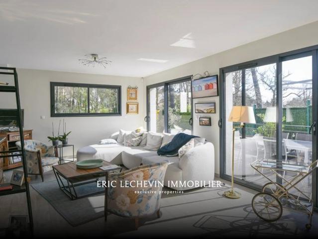 Maison contemporaine en lisière de fôret