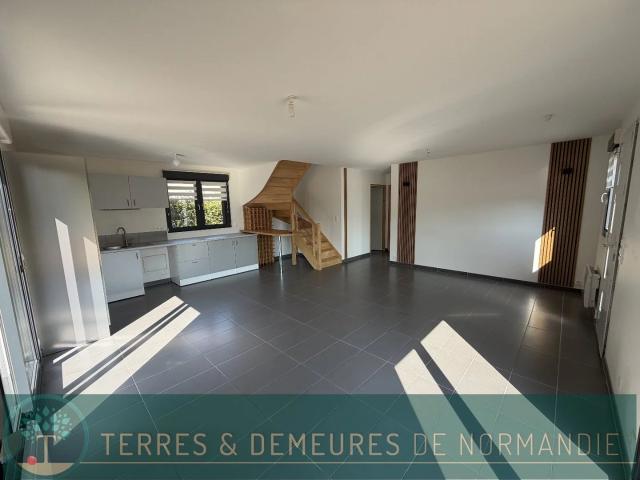 A VENDRE Maison Contemporaine en Parfait état 4 chambres et