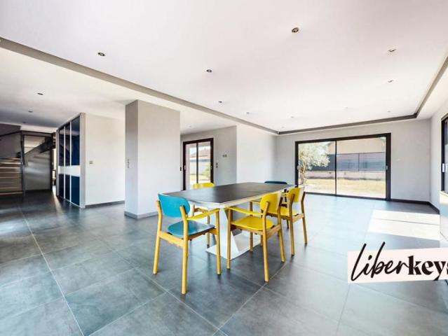 Maison contemporaine familiale 800 m² de terrain au calme absolu Frontière Est Lyonnais/Isère