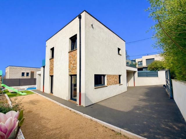 Maison contemporaine Genay 138m2 clé en main + garage 30m2