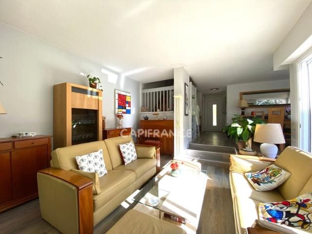 Maison contemporaine lumineuse, jardin arboré, quartier rési. 155m² Chantilly