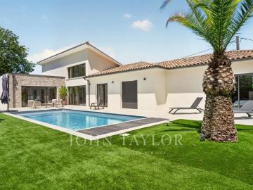 Maison contemporaine meublée 4/5 chambres 1 bureau Piscine Exclusivité John Taylor