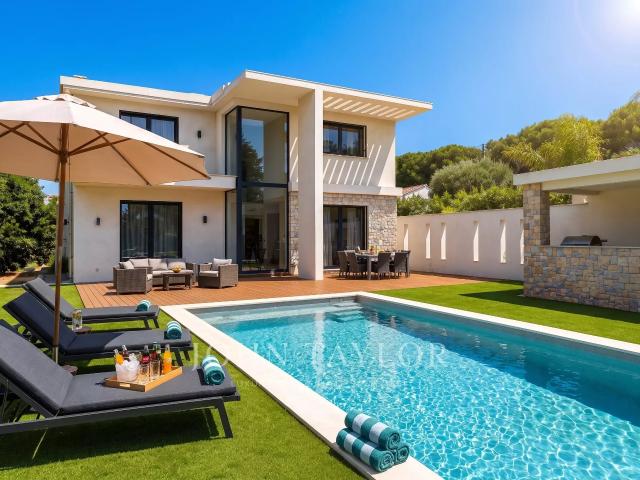 Maison contemporaine neuve avec 4 chambres à louer à Mougins