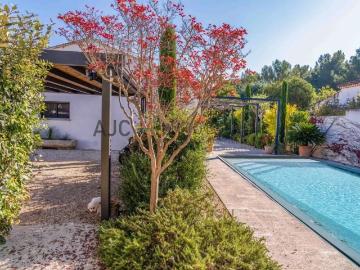 Maison Contemporaine Saint Remy De Provence ? Centre Ville A 158m² Saint Rémy de Provence