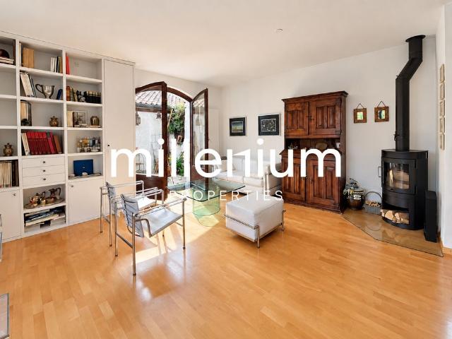 Maison contemporaine semi meublée avec jardin et studio indépendant