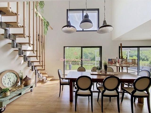 Maison contemporaine séjour cathédrale suite parentale terrain 2100 m² Gajac